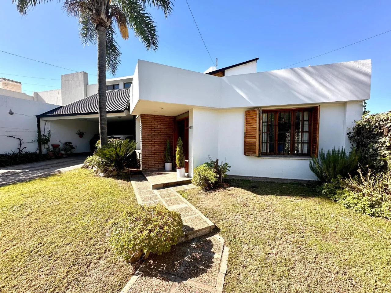 CASA VILLA BELGRANO 4 DORM, 4 BAÑOS, ESCRITURA, IMPECABLE OPORTUNIDAD